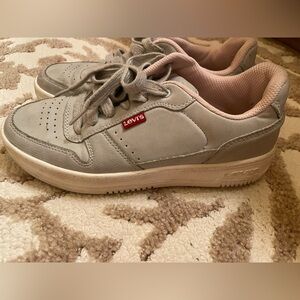 Levi's Light Gray and Pink Casual Sneakers Women’s Size 7
